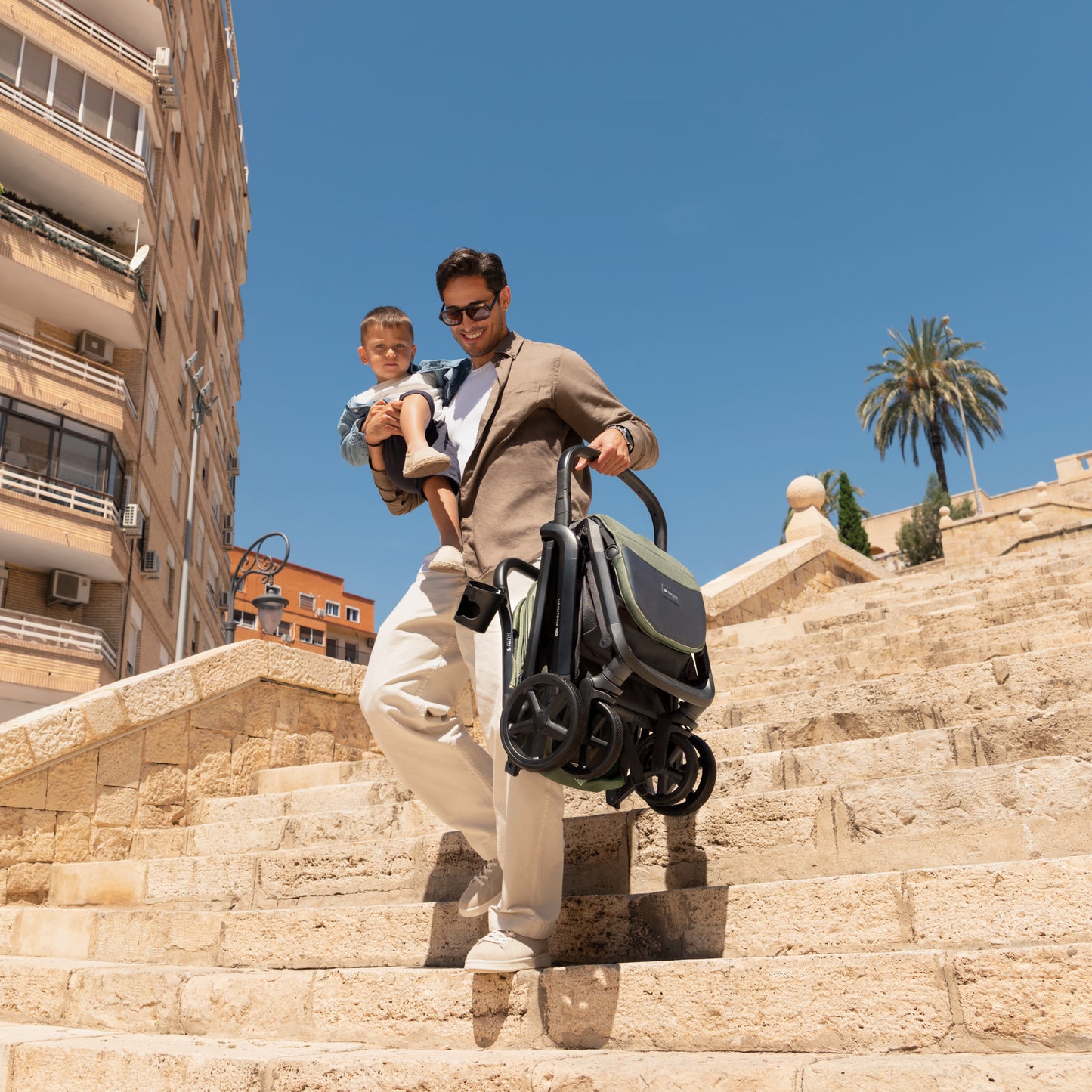 Silla de Paseo NUBI 3 de Kinderkraft  verde– Ultraligera, Compacta y Perfecta para Viajar